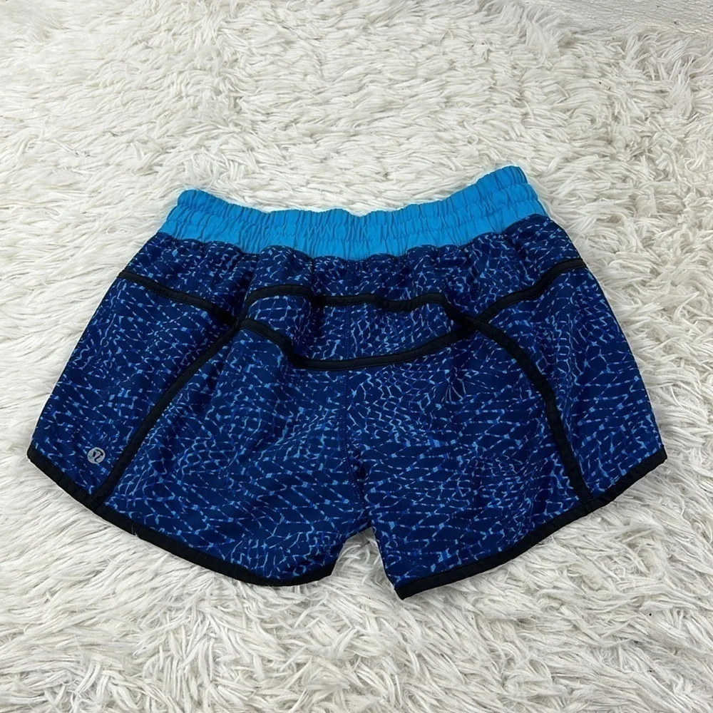 Lululemon Tracker Short III Samba Snake Kayak Blue Hero Blue